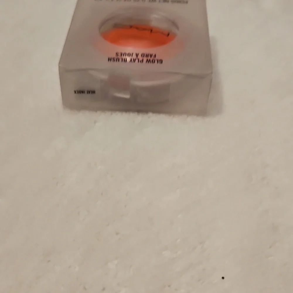 M·A·C Glow‎ Play Blush 0.25 oz / 7.3 g Single